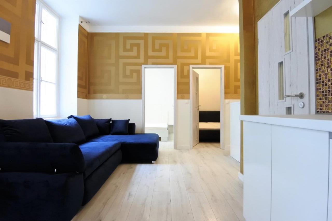 Sas Street Executive * Budapest